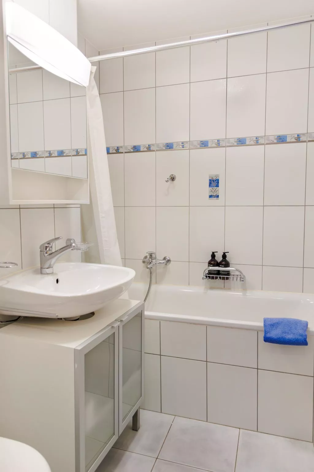 Snow-Fun B 25-Inside