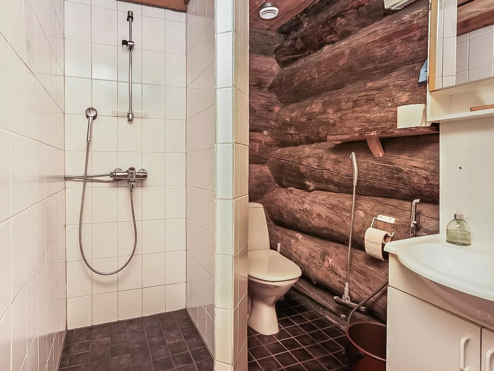 Luostonseita 3-Inside