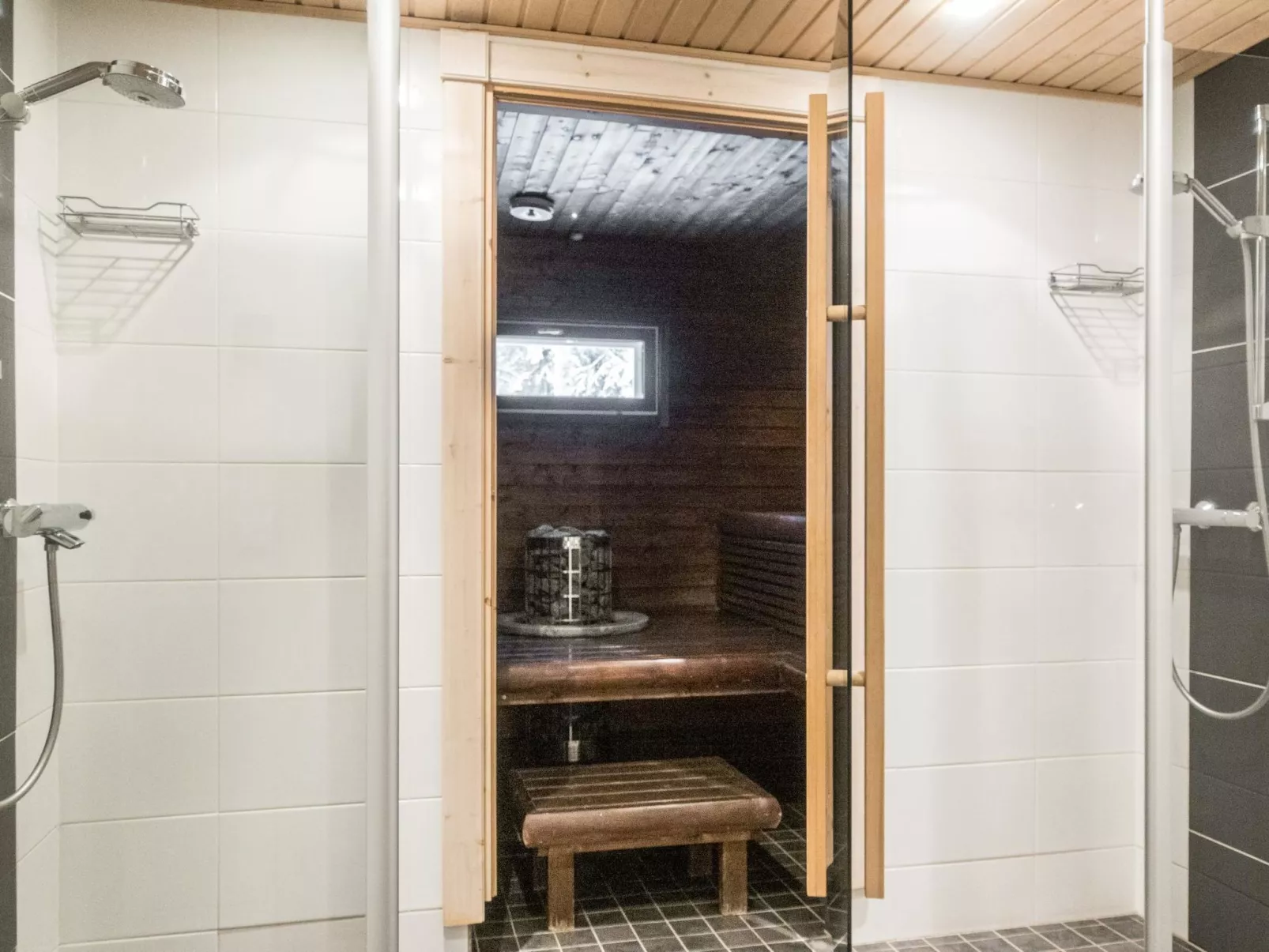 Atrin suvanto b-Dedans