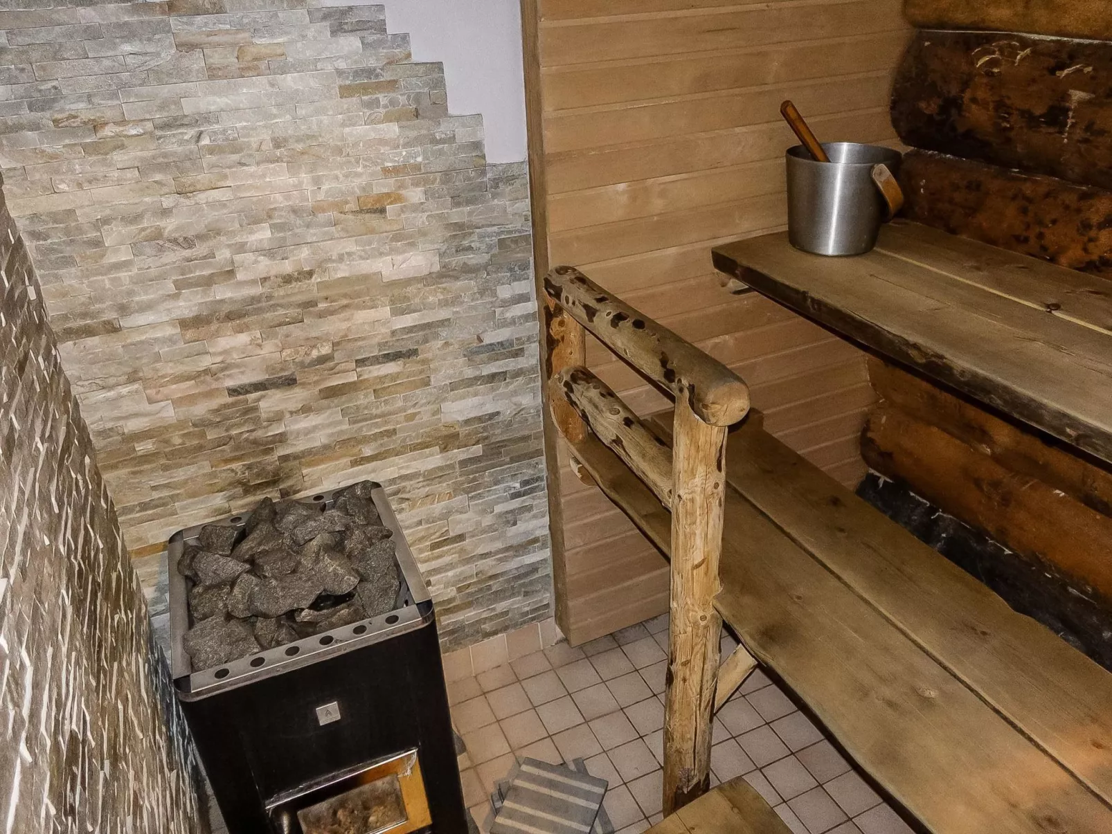 Peurankuoppa-Drinnen