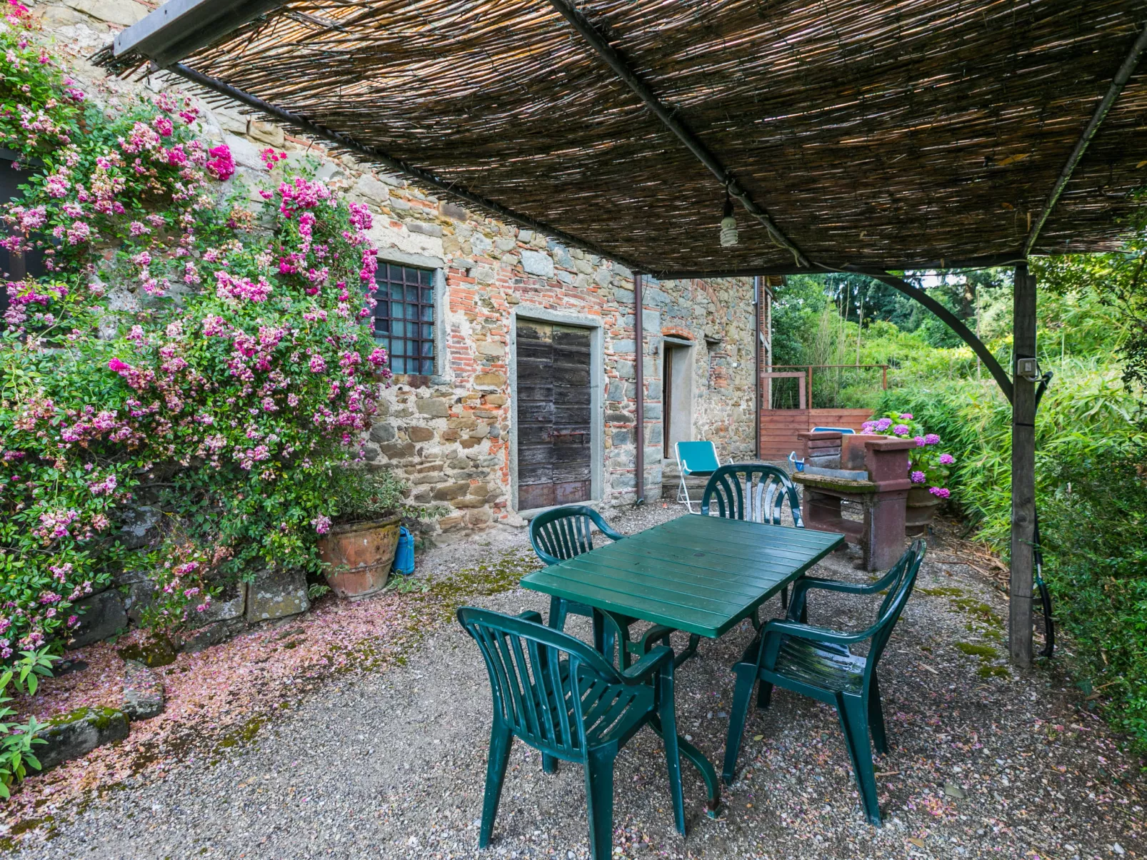 Podere Villa/Apt. Mezzo-Outside