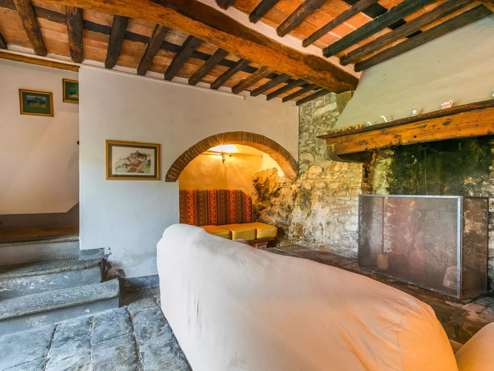 Podere Villa/Apt. Mezzo-Inside