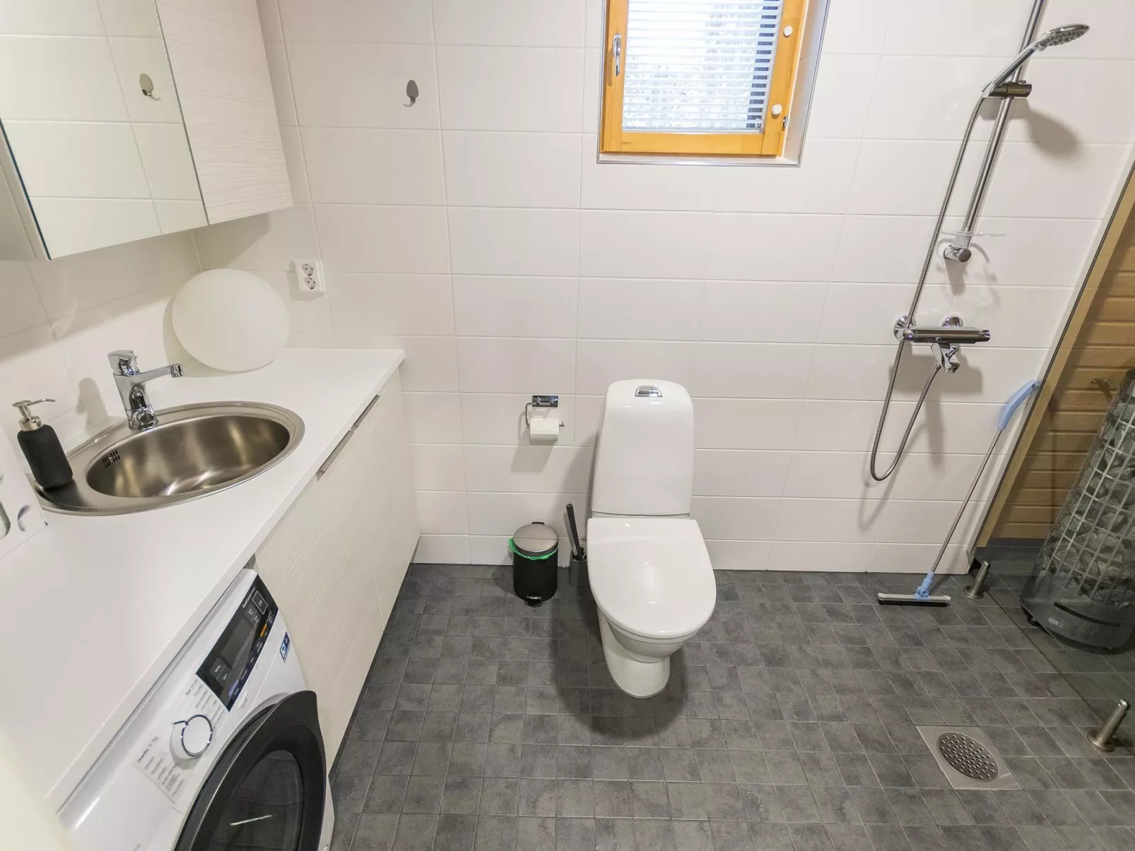 Kuuraparta a-Drinnen