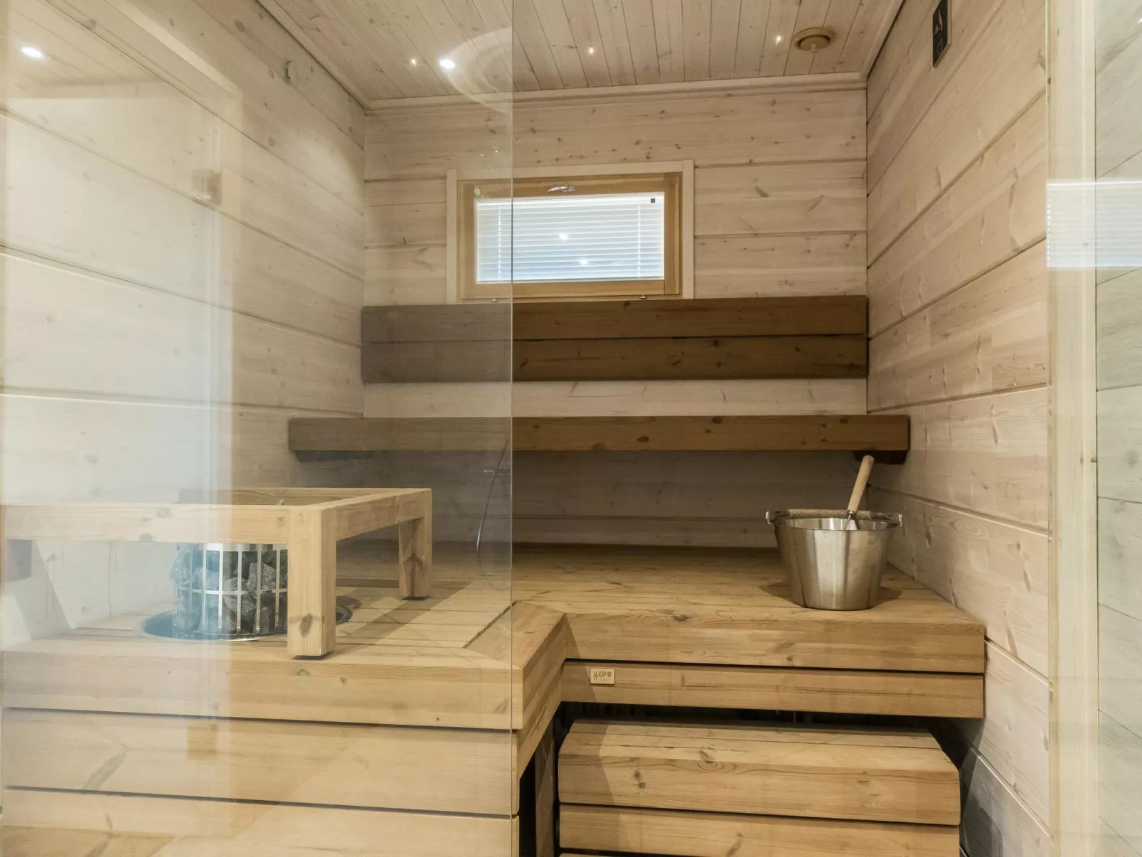 Villa paatari-Inside