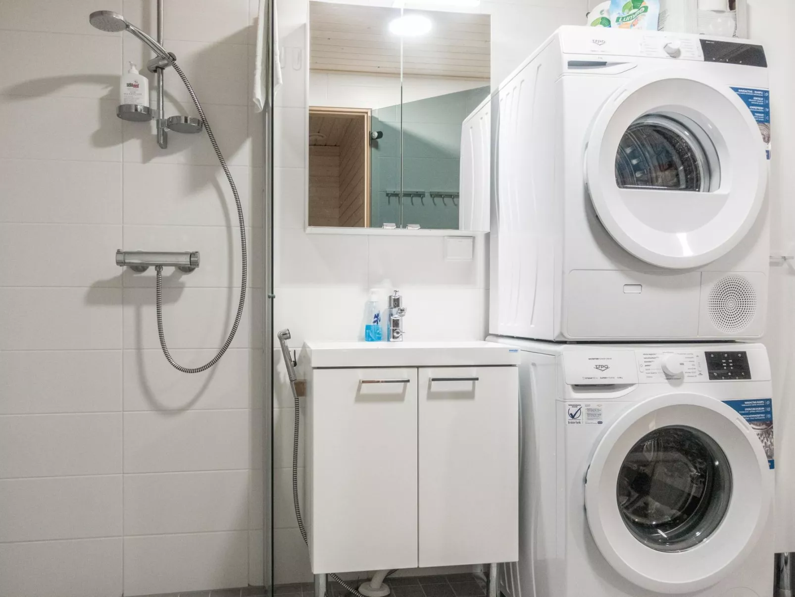 Tievan aurinkorinne dina-Dedans