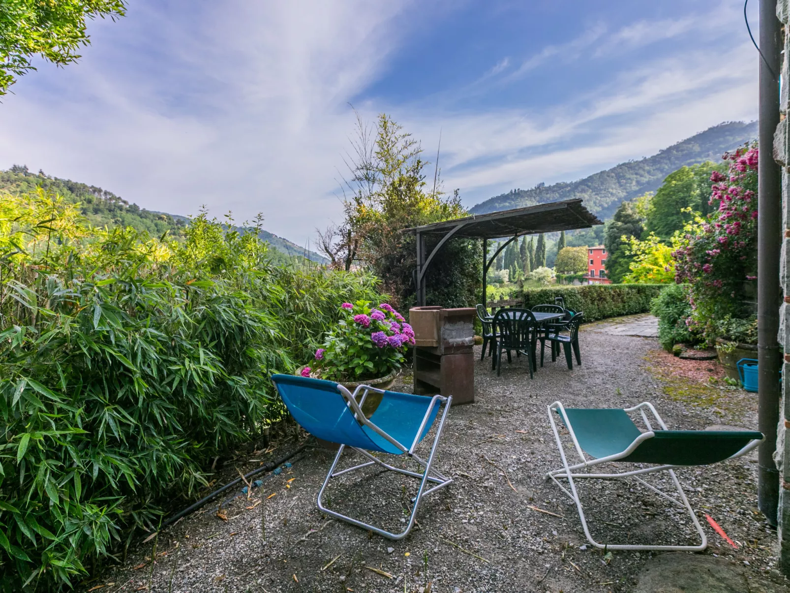 Podere Villa/Apt. Mezzo-Outside