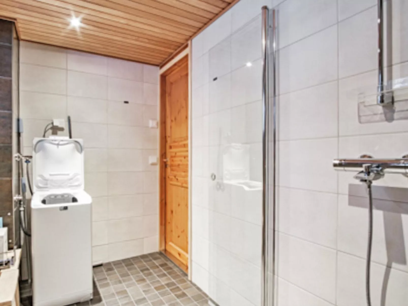 Joikupirtti b-Dedans