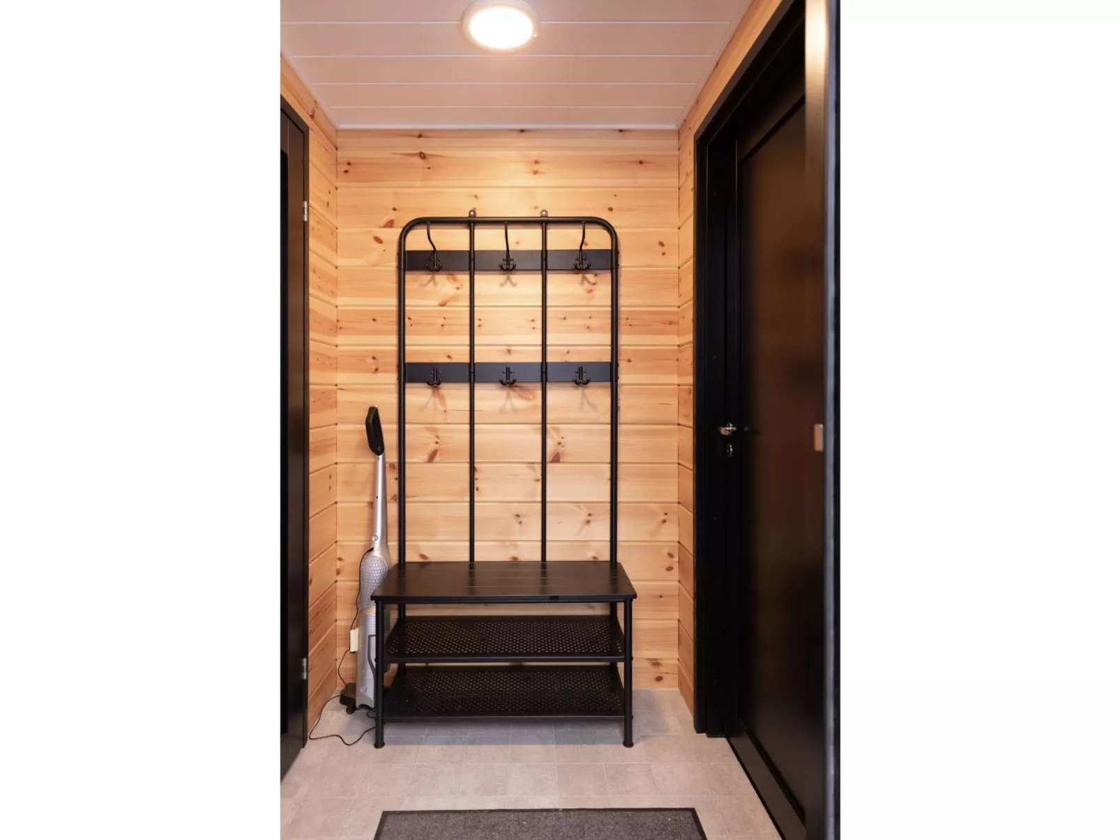 Saanan lumous-Drinnen