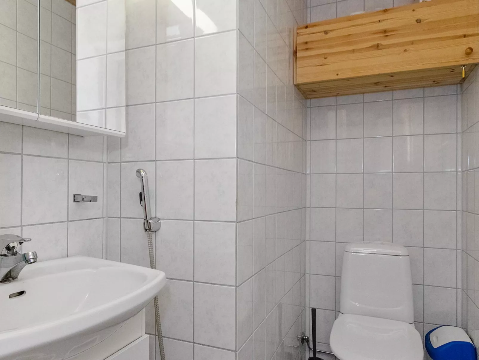 Kuksatie 7 a-Drinnen