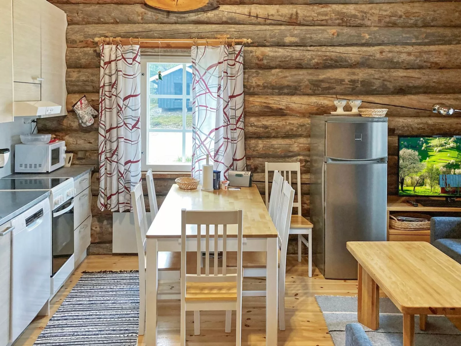 Lomaylläs a 13 / hotellintie 1 a-Drinnen