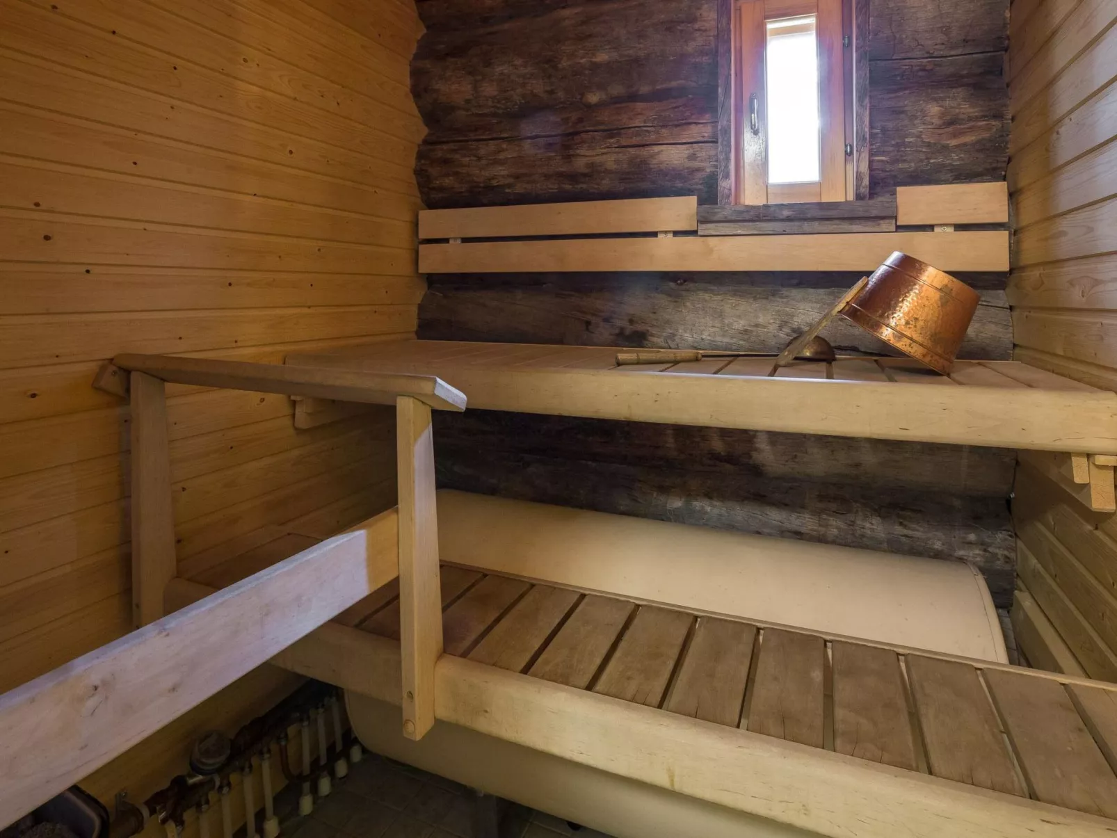 Teerentie / poronpesä (g20)-Inside