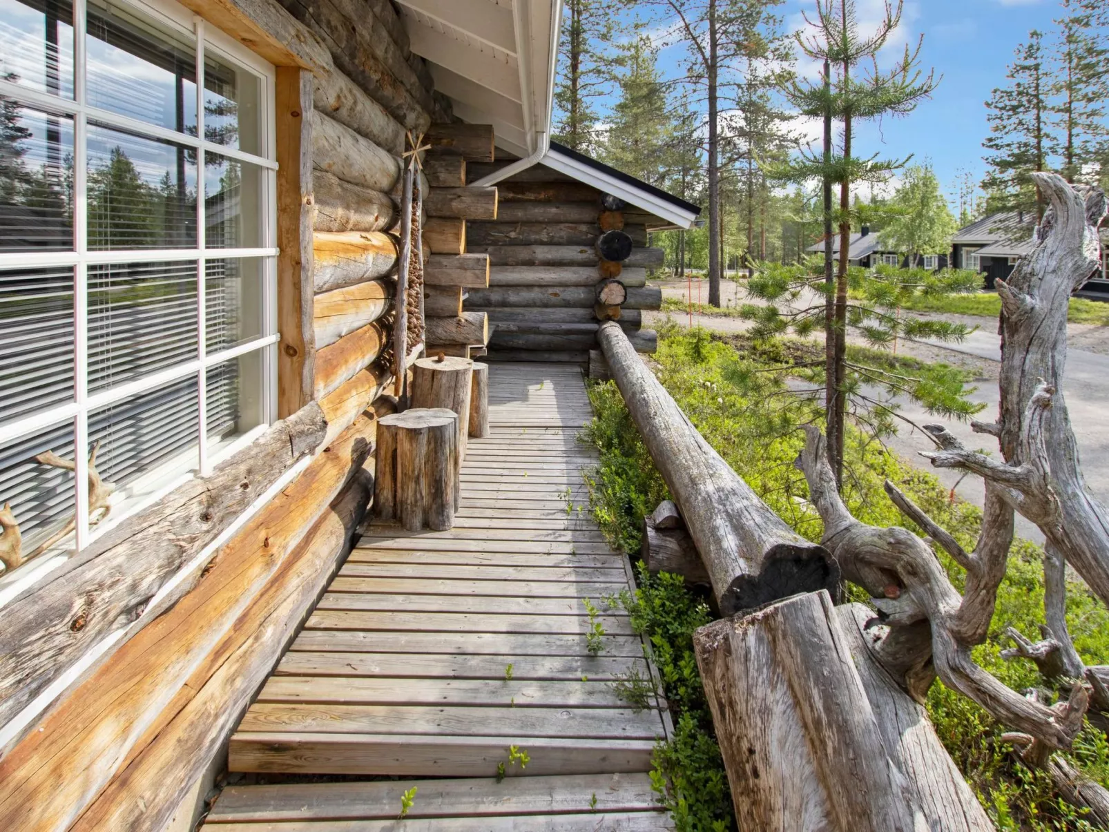 Hankipolku 7b / ukuli-Inside