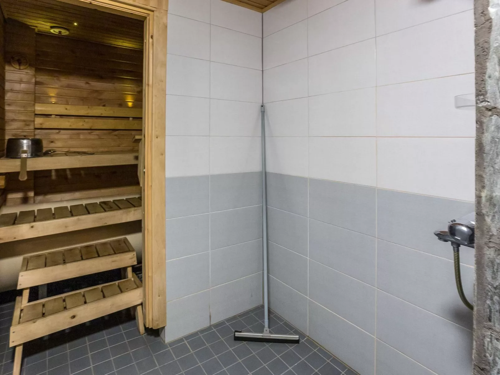 Ylläsmaisema 2-Drinnen