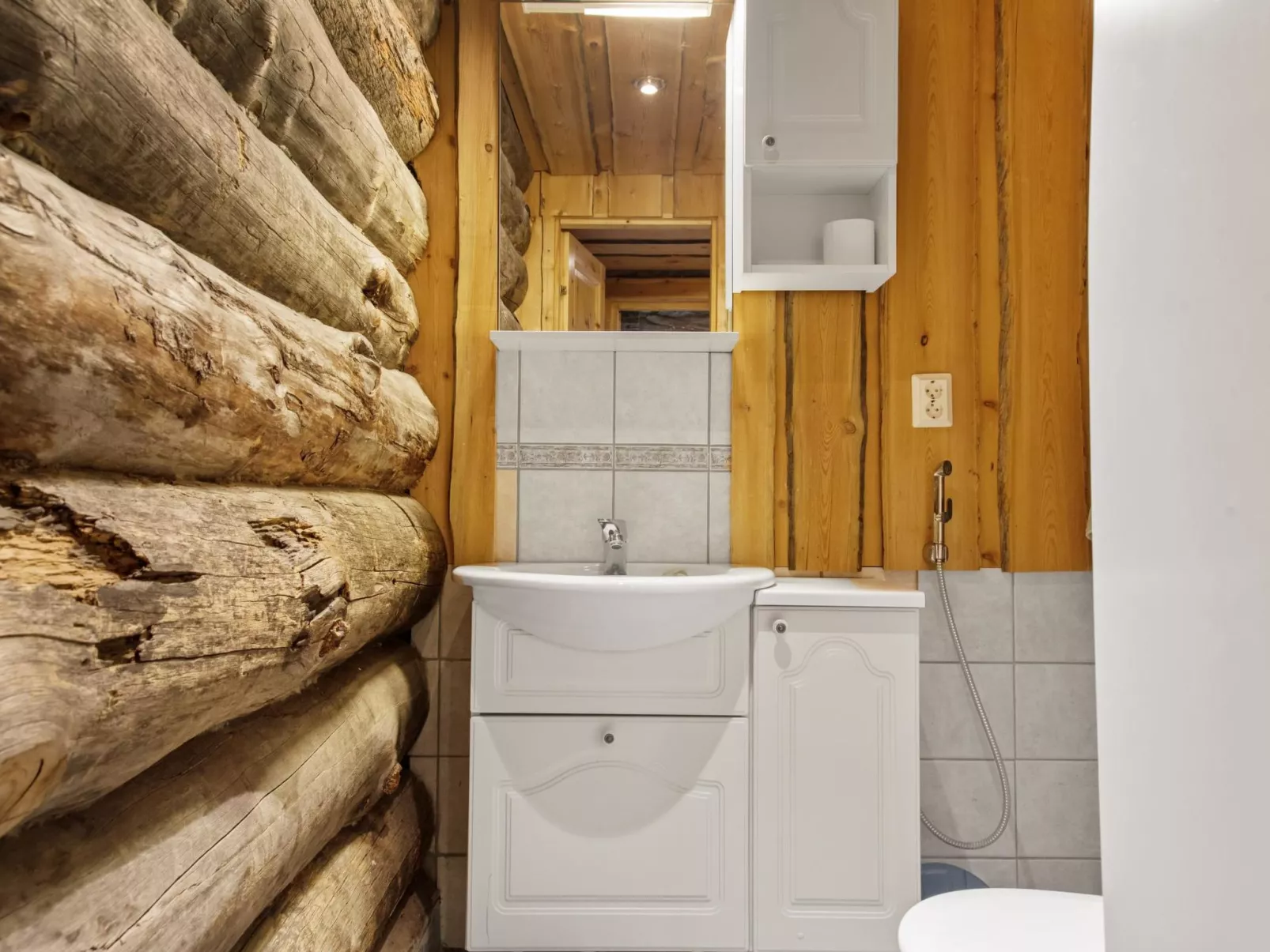 Klasun maja a-Drinnen