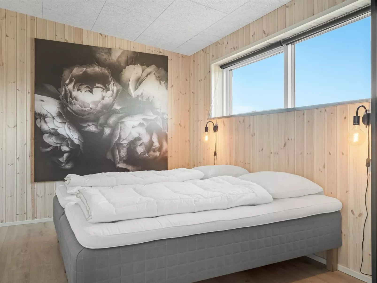 "Ilze" -  from the sea-Drinnen