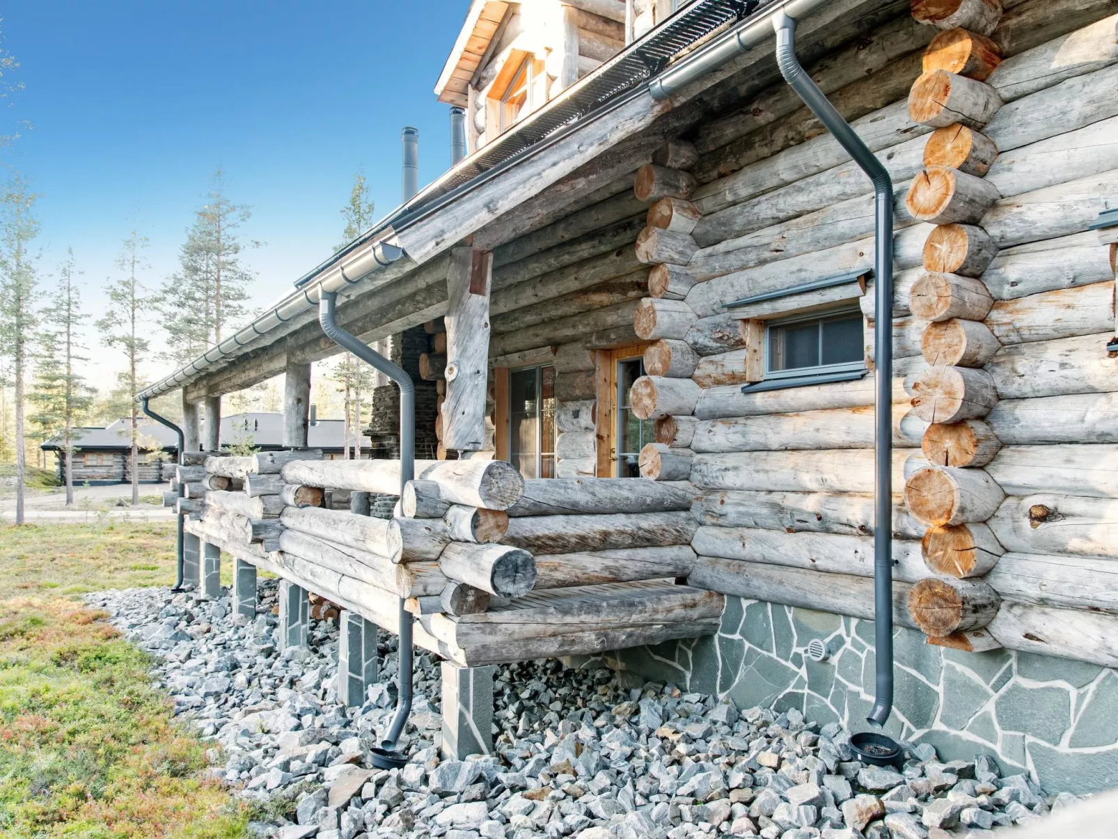 Luostakka pieni-Inside