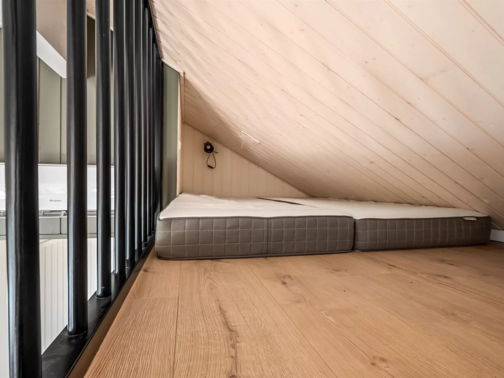 "Blek" - 2.8km from the sea-Inside