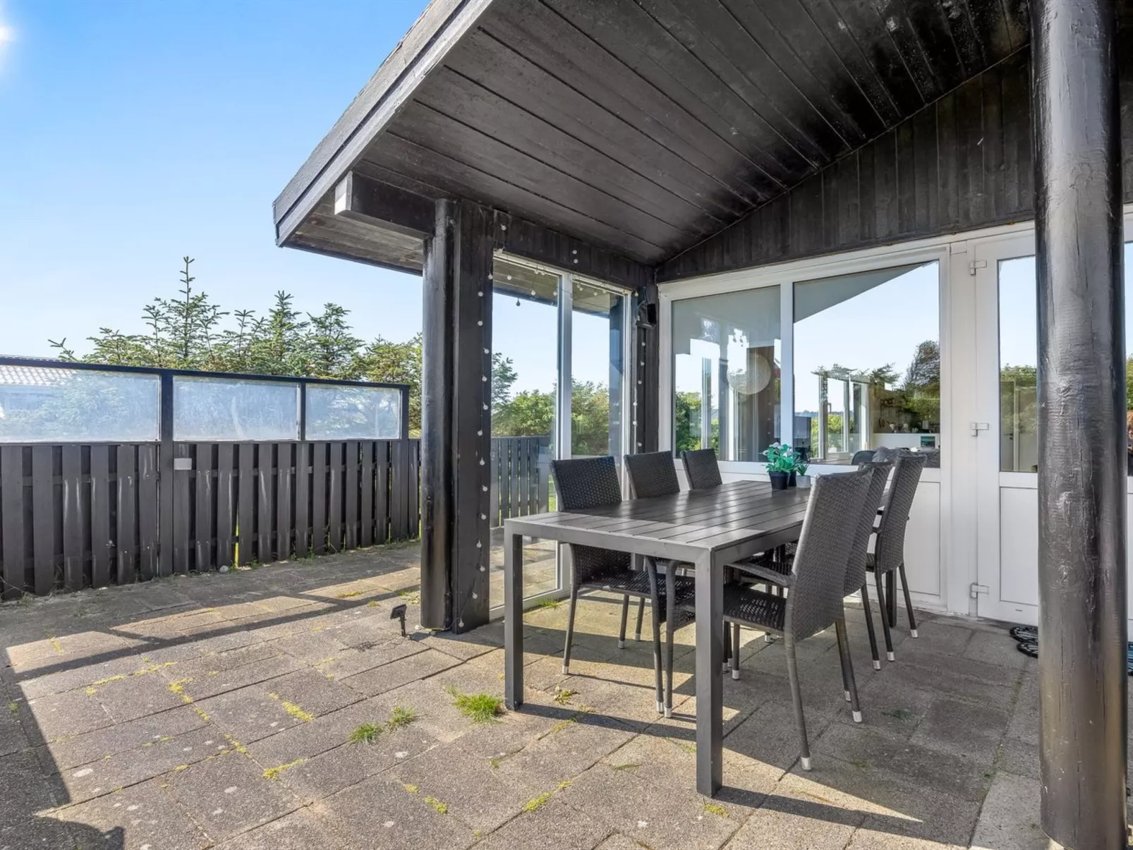 "Erblin" - 400m from the sea-Draußen