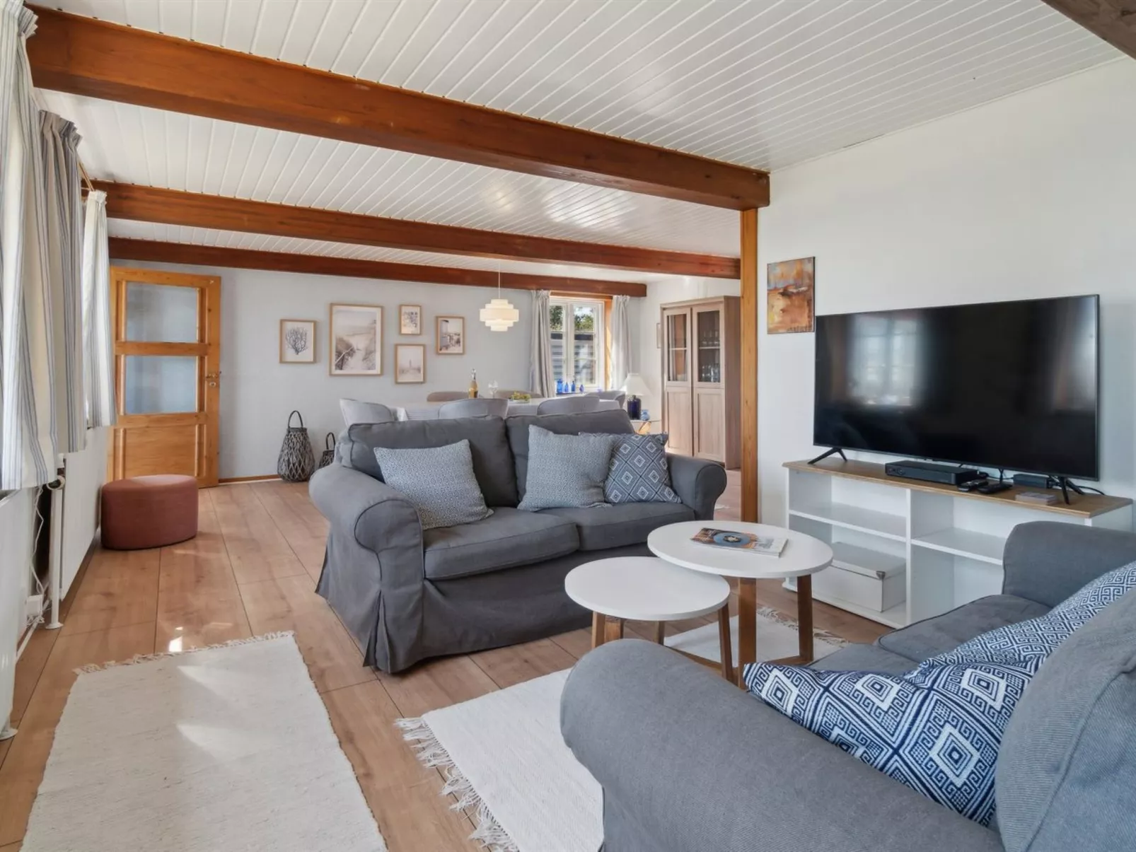 "Hakon" - 40m from the sea-Inside