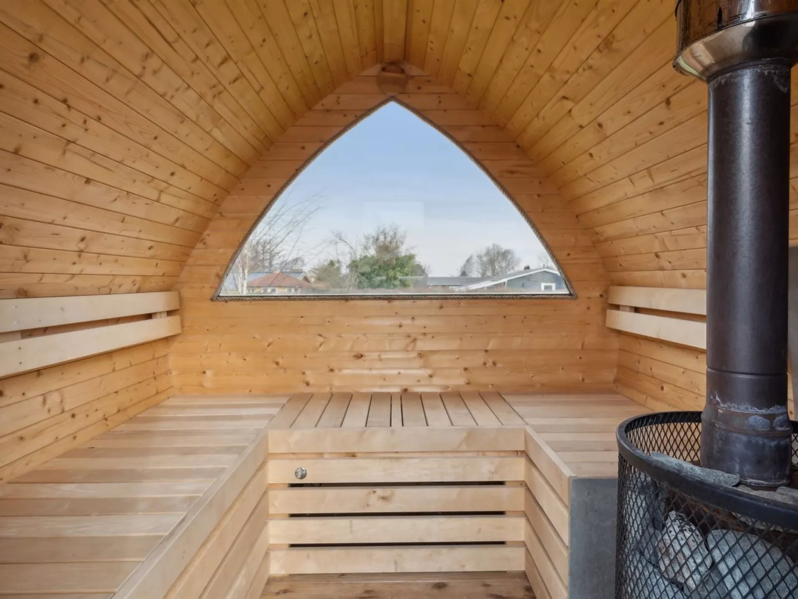 "Akira" - 250m from the sea-Inside