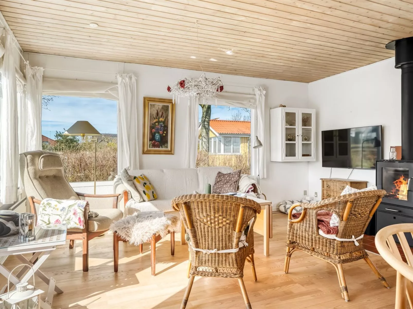 "Bara" -  from the sea-Drinnen