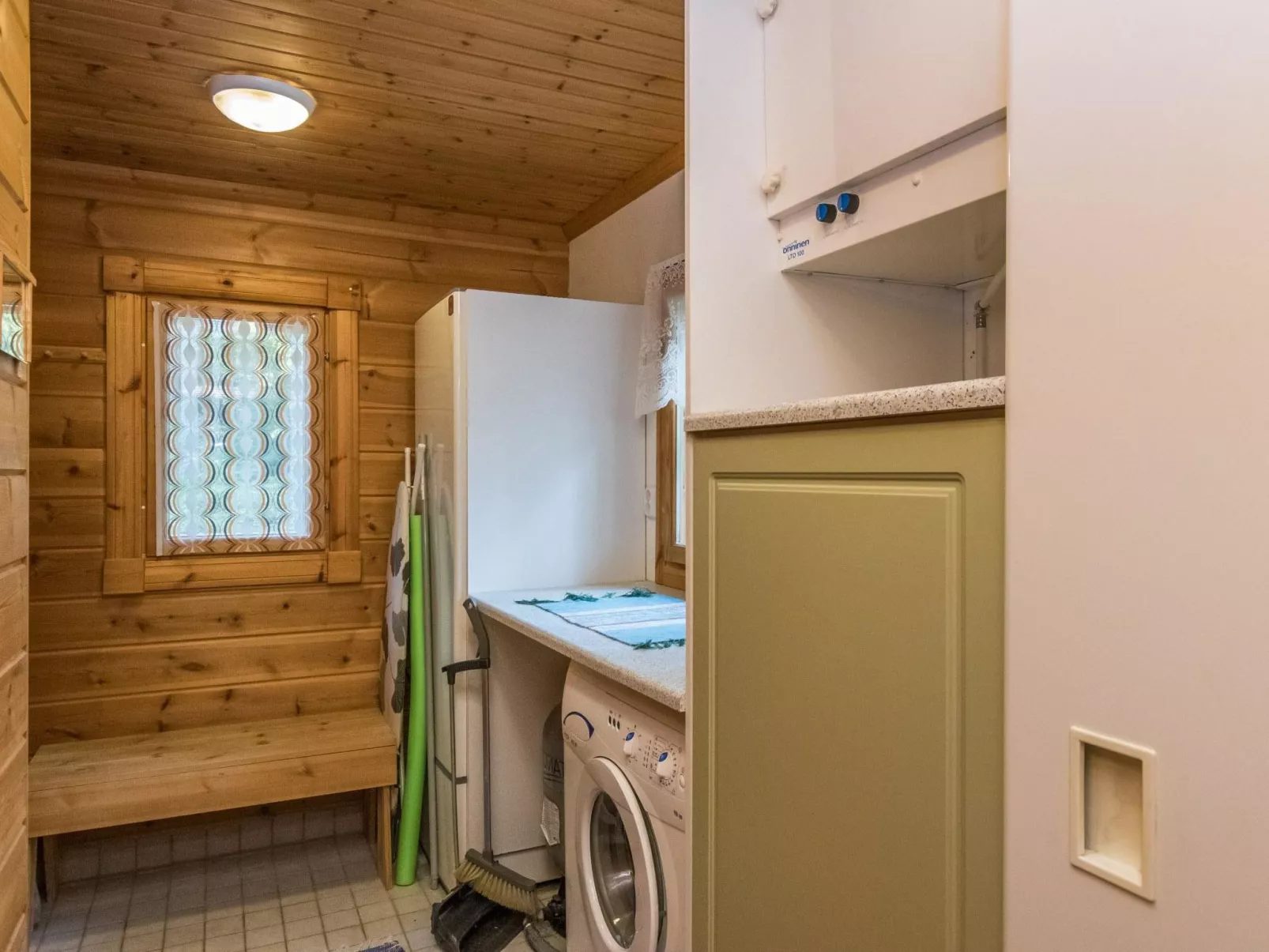 Metsola / huilinpaikka-Dedans