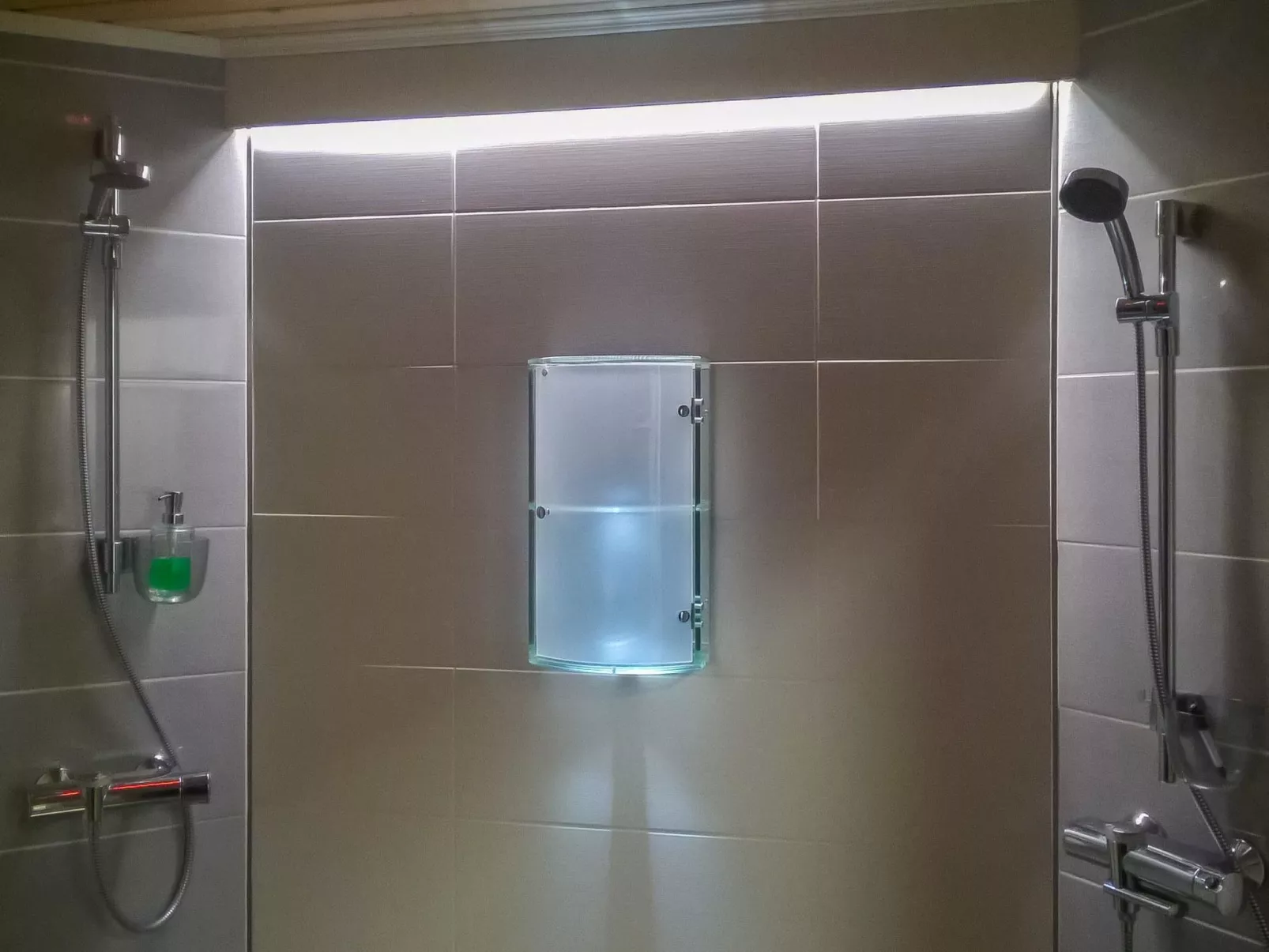 Huvila ferdinand-Inside