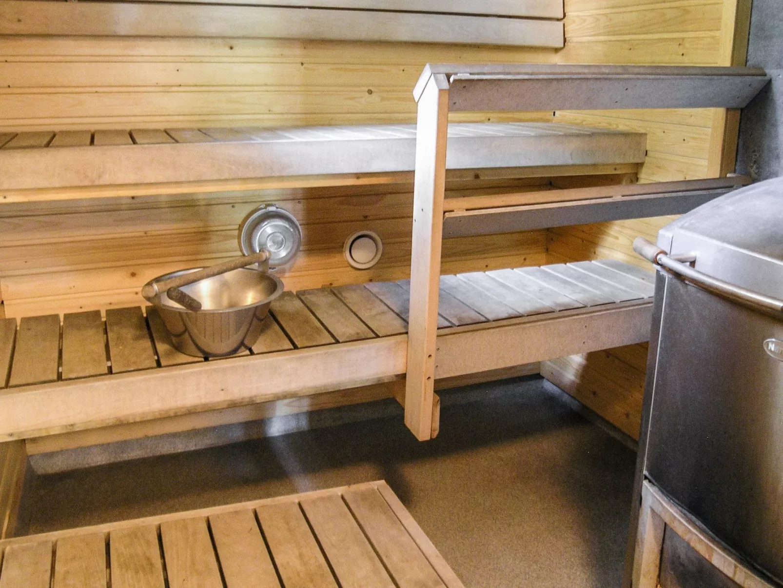 Yläneuvola lanssi-Drinnen