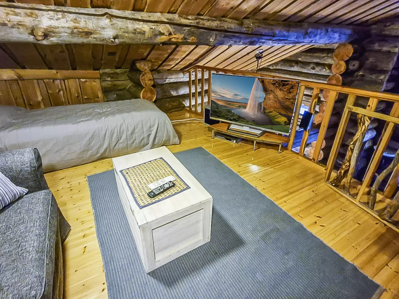 Kulta-vuosseli a-Drinnen