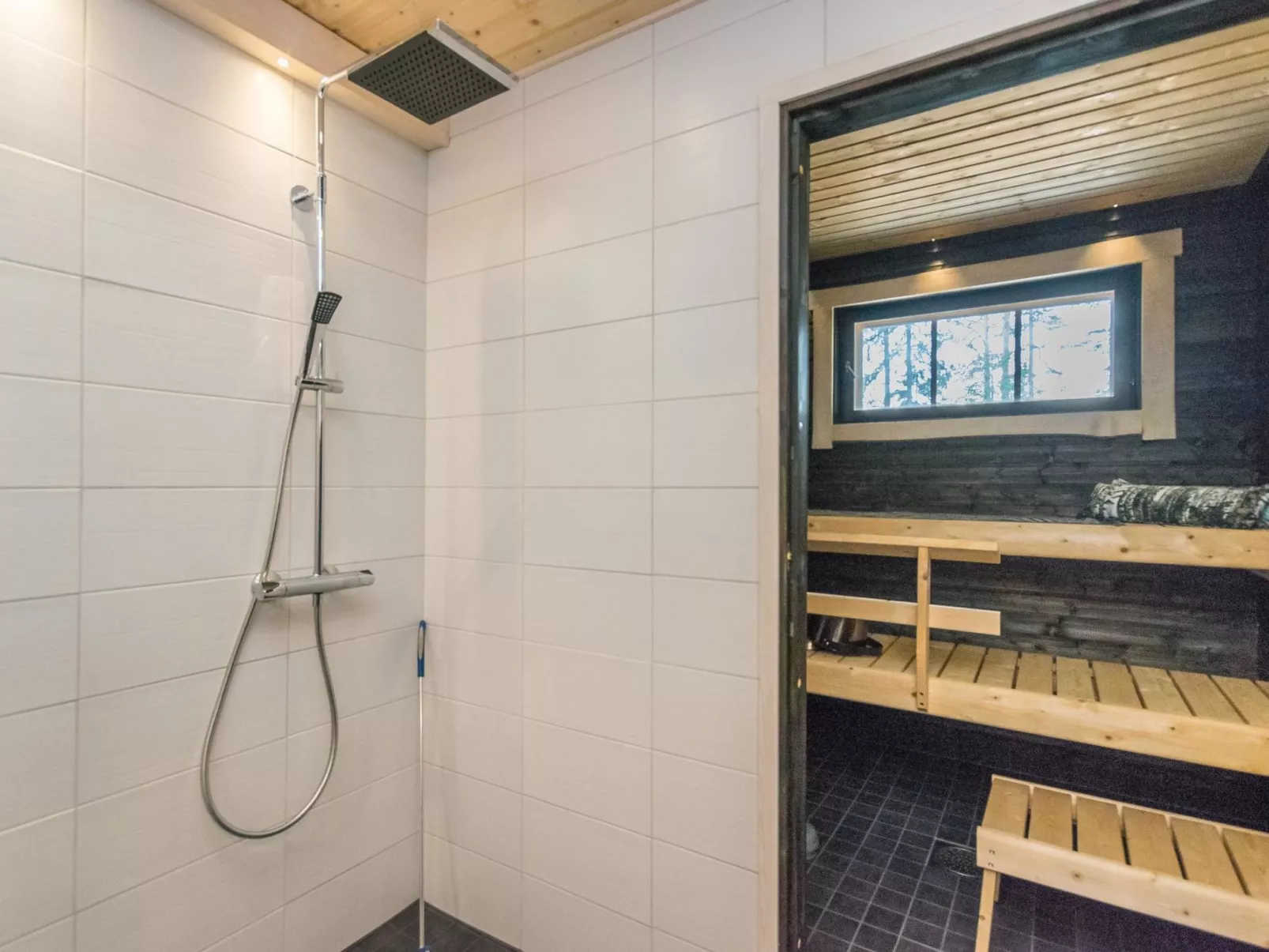 Apilan rauha-Drinnen