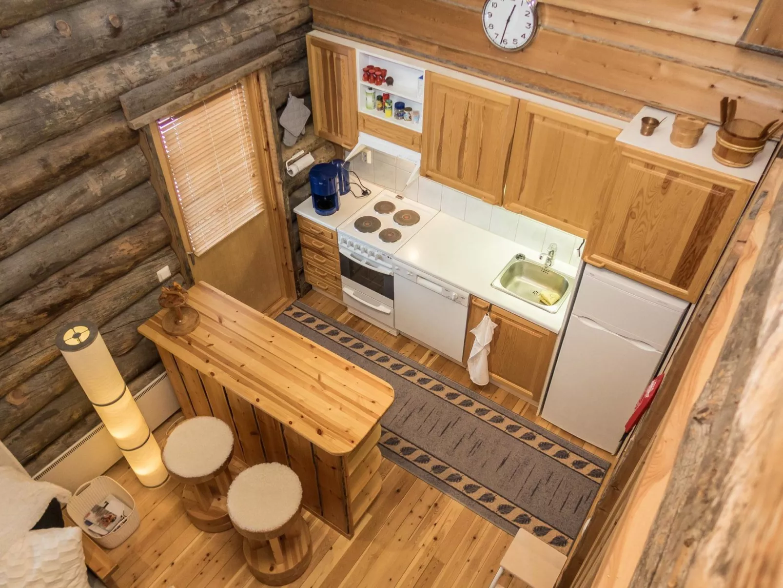 Otsolanhovi b 8-Dedans