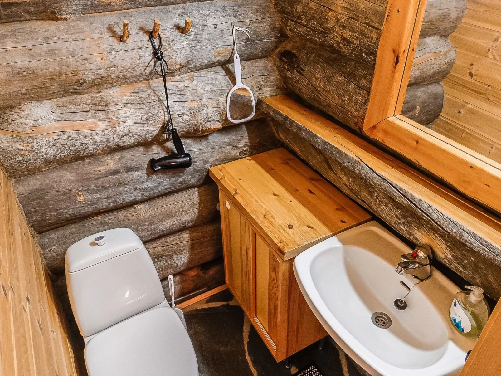 Sallanhelmi e2-Drinnen