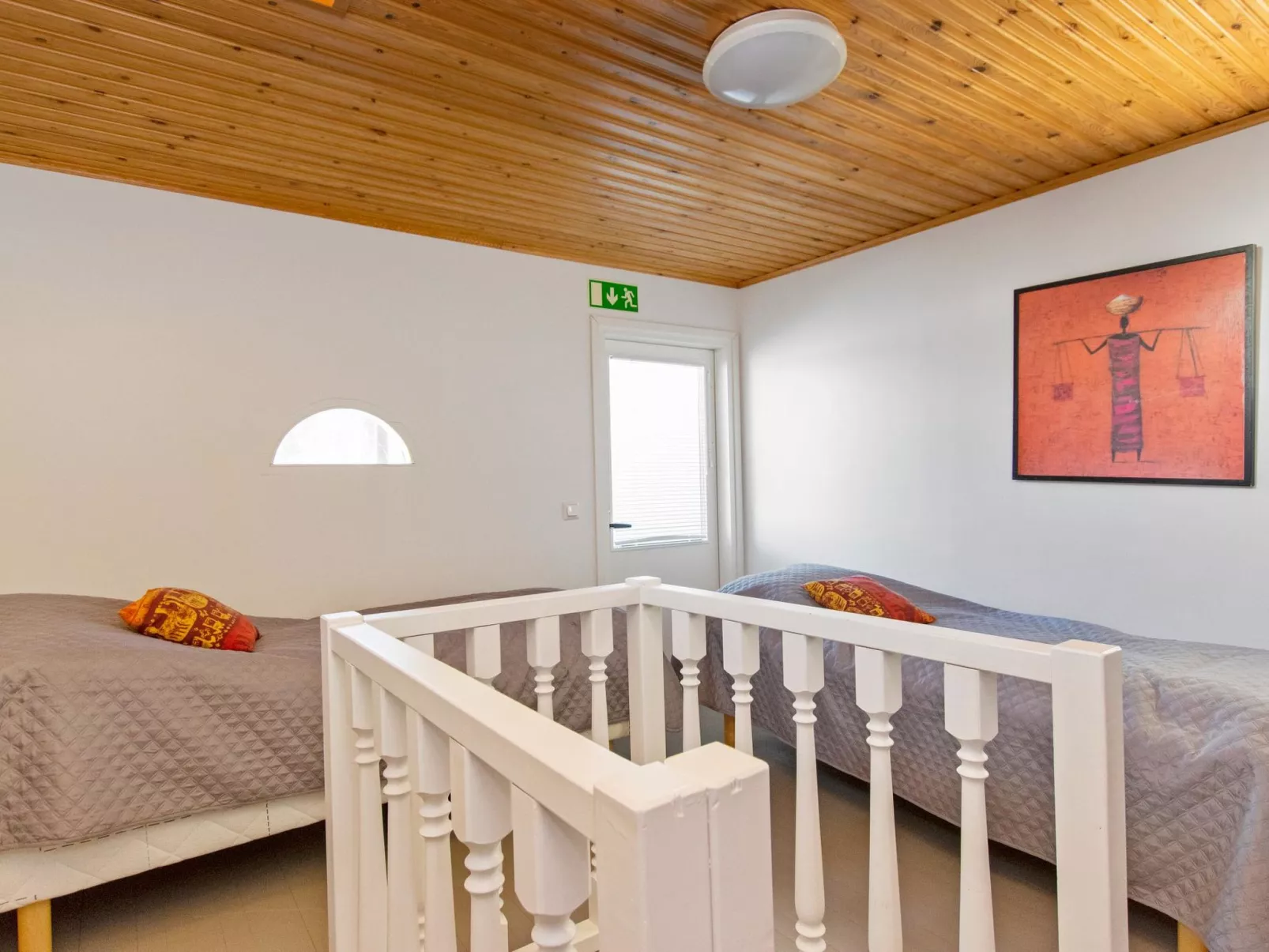 Hallantytär b3 paritalo-Inside