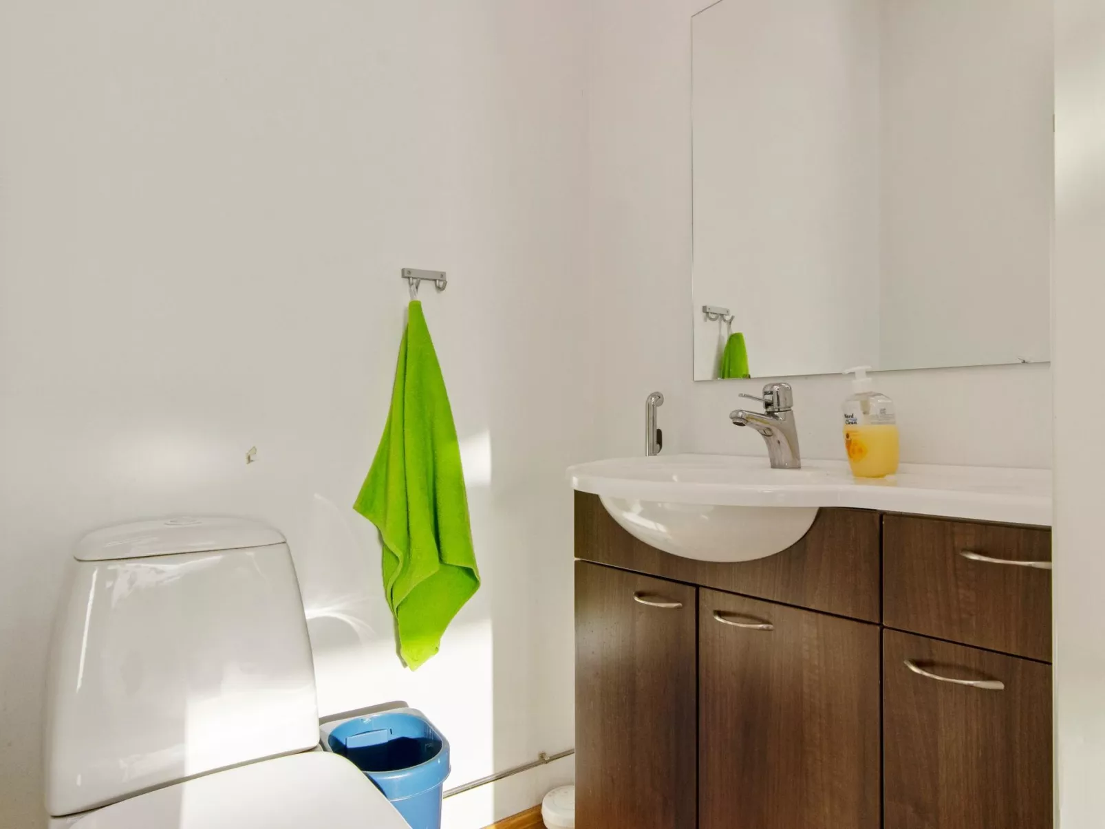 Hallan paroni a paritalo-Dedans