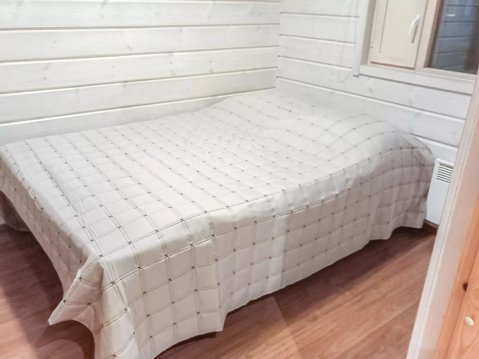 Aurinko-saaga 4 paritalo-Dedans