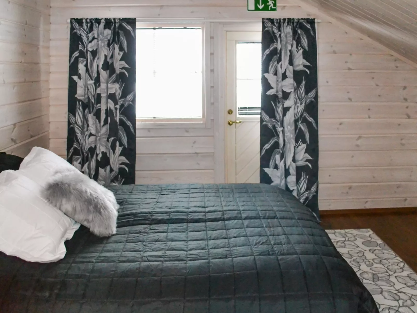 Aurinko-saaga 6 paritalo-Dedans