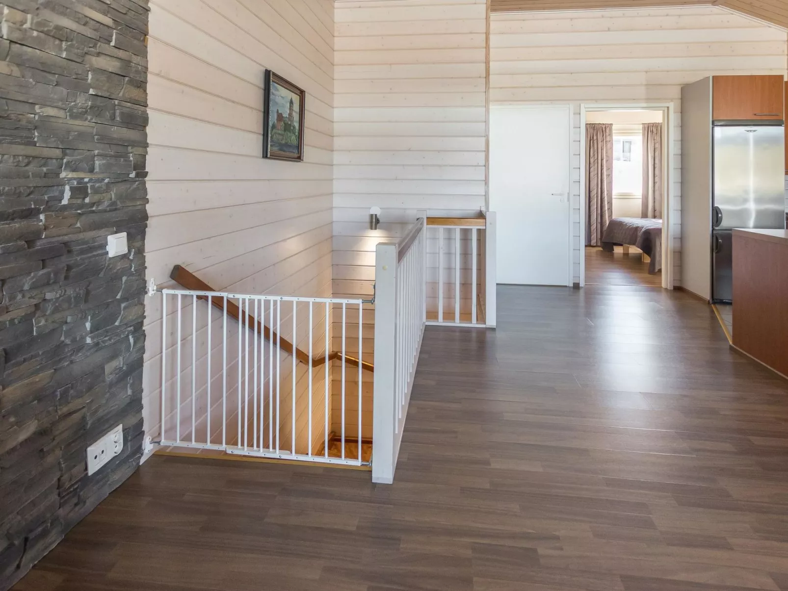 Hallan karhu b, paritalo-Inside