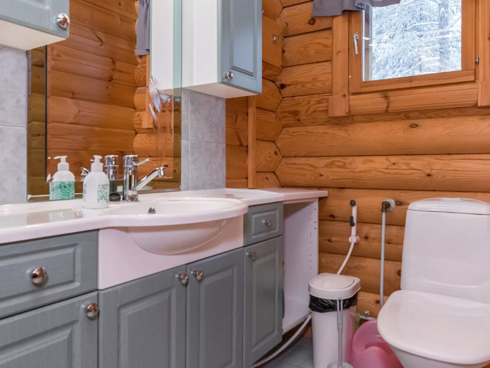 Karhunpesä b-Dedans