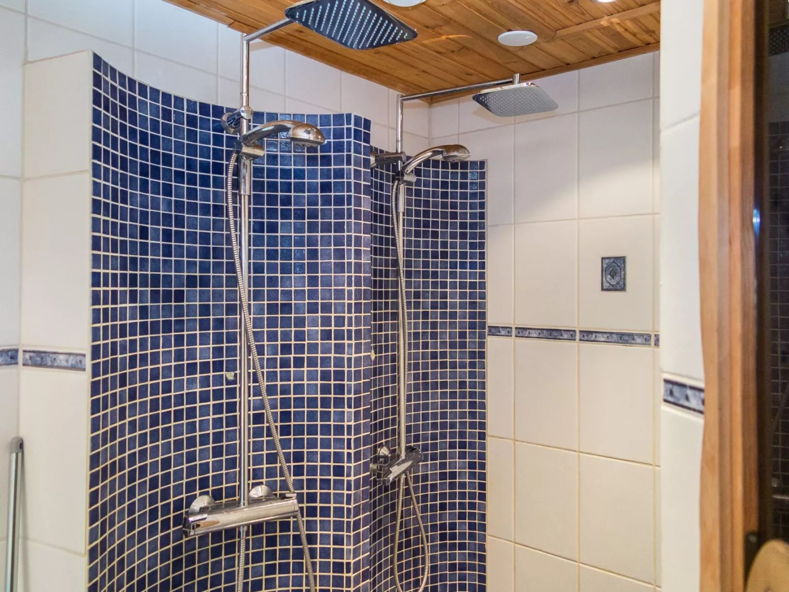 Tahkon rantatupa 7 b-Dedans