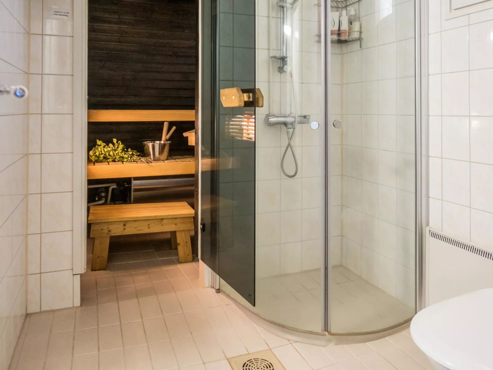 Lomakatti 6b-Drinnen