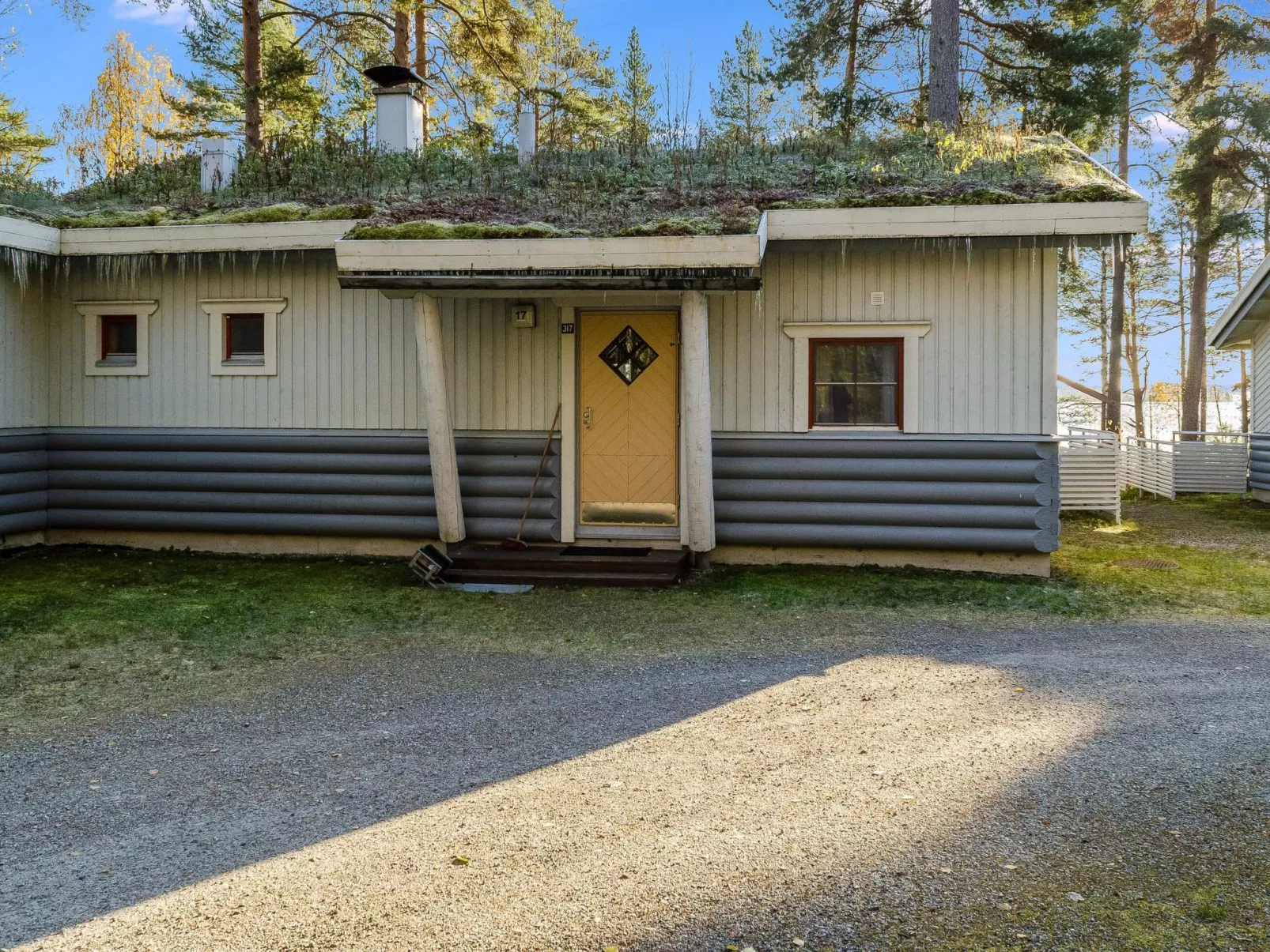 Kulta-käkönen 17 by bomba-Dedans