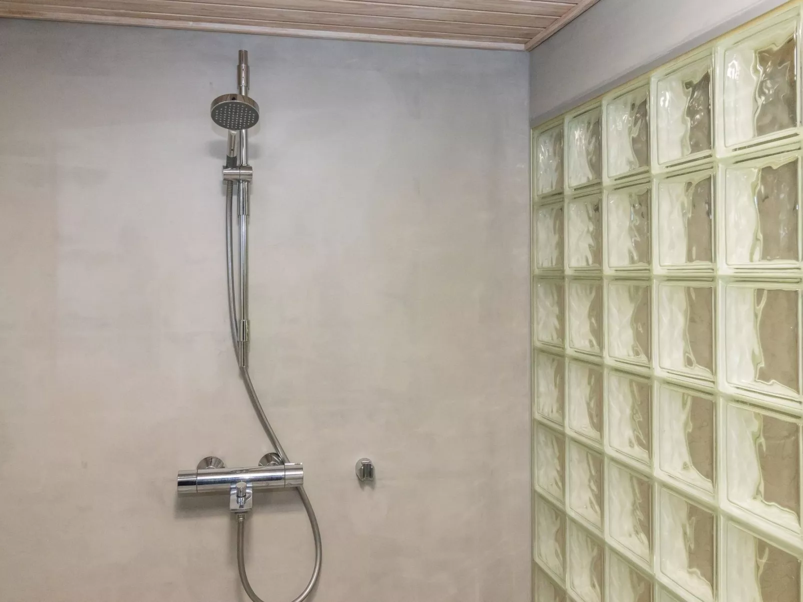 Tahkon käkikello-Dedans