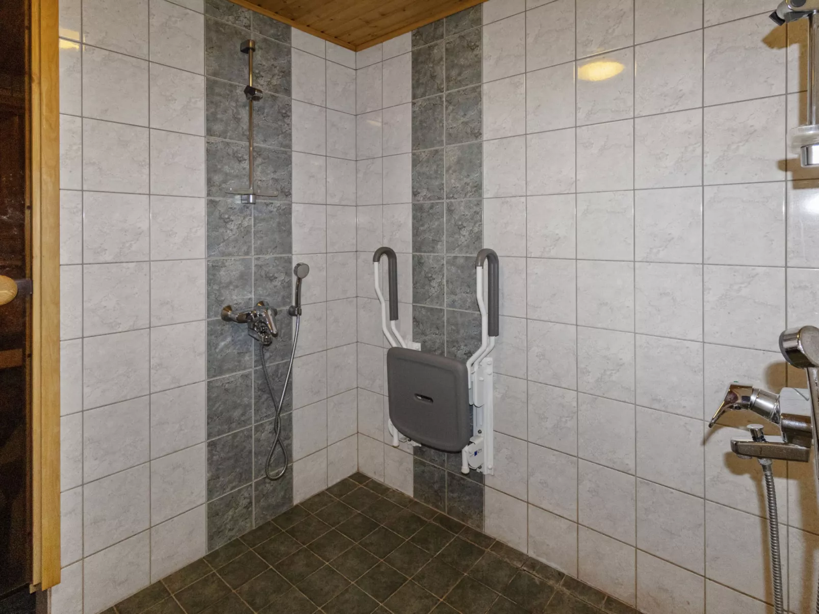 Kevätruska a-Dedans