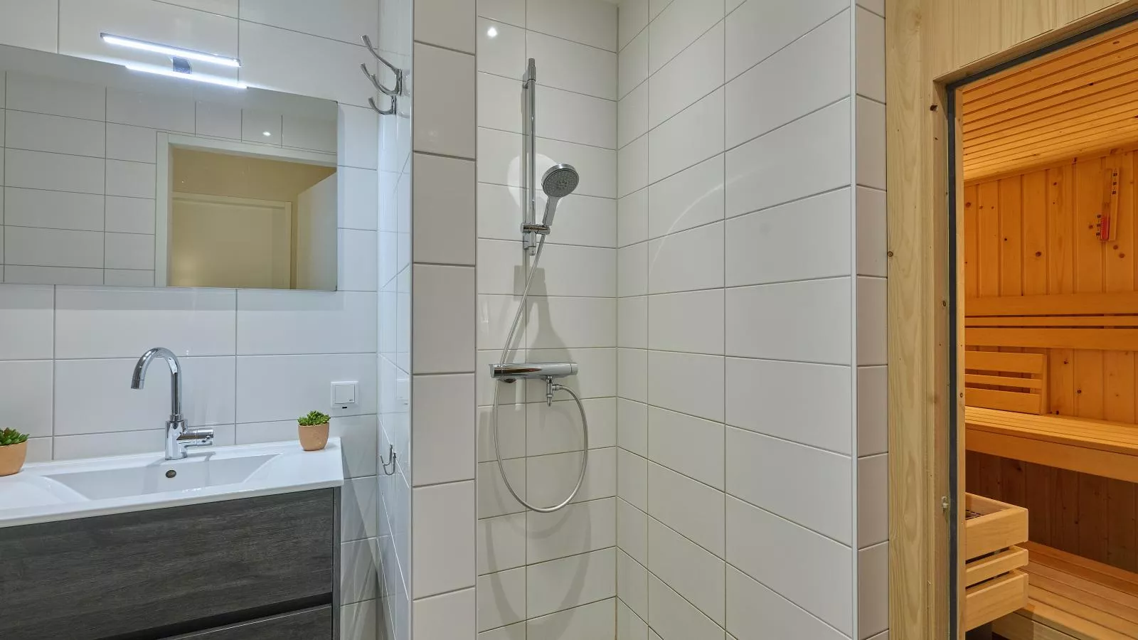 Sauna Zee 27A-Bathroom