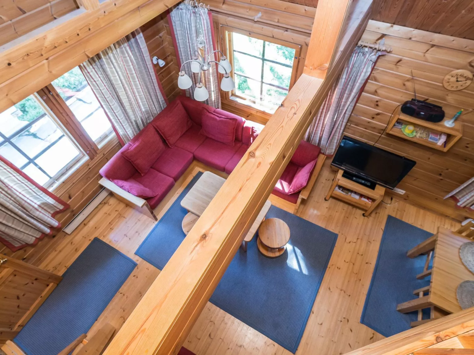 Uolevintie 39a-Dedans