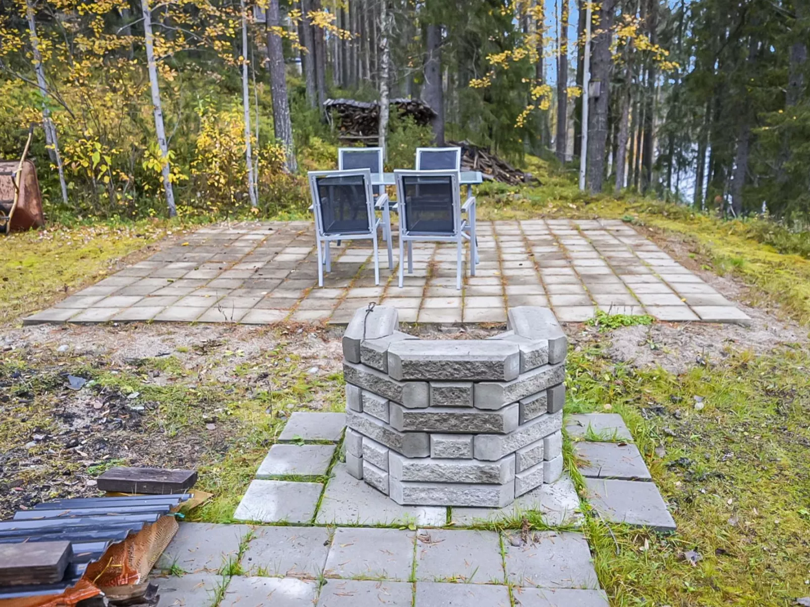 Saapunkijärvi, pitkäperä-Dedans