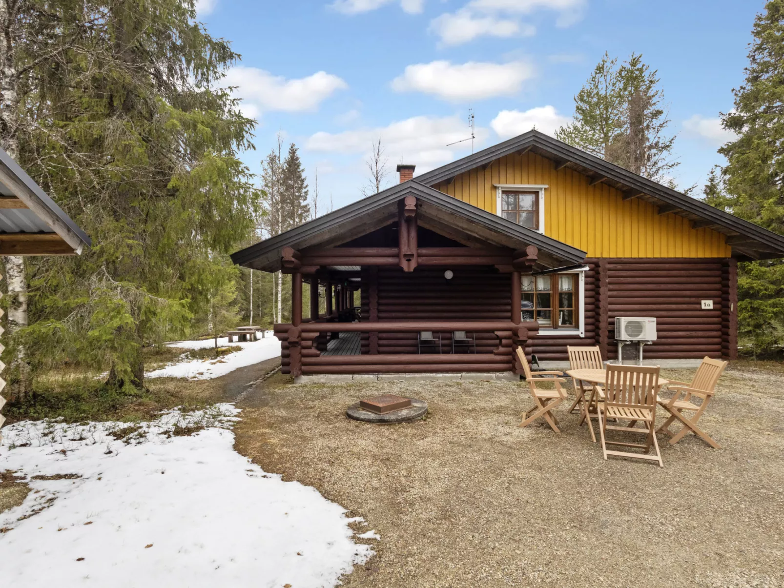 Varilan lomamajat nr1-Dedans