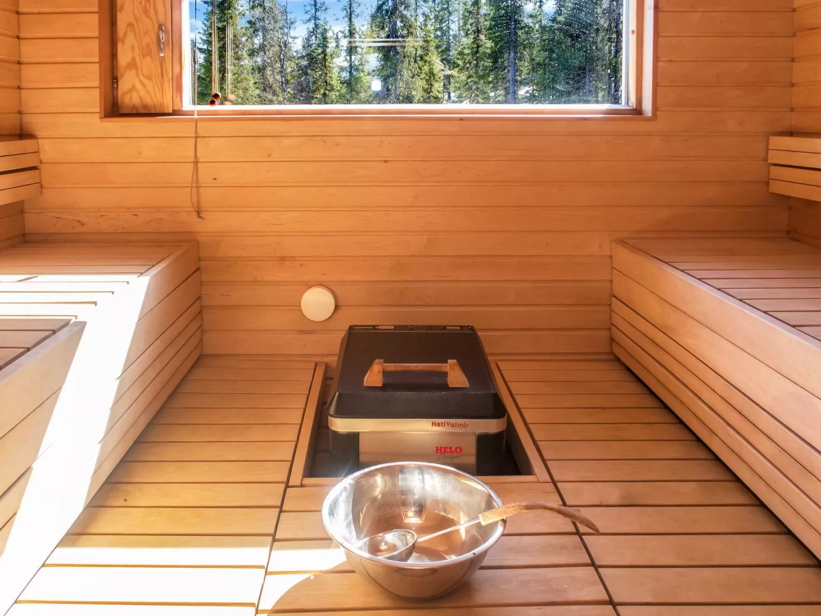 Villa rukaherttua-Dedans