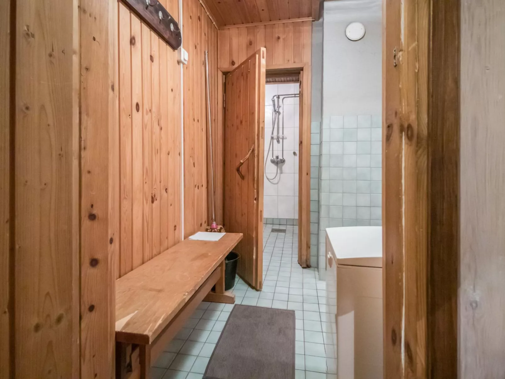 Puutarhurin mökki-Dedans