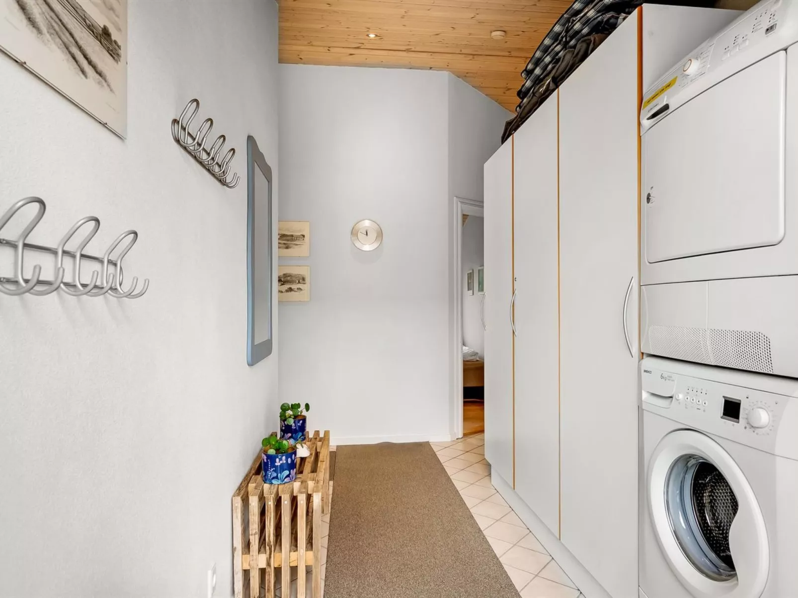 "Gertrud" - 950m to the fjord-Drinnen